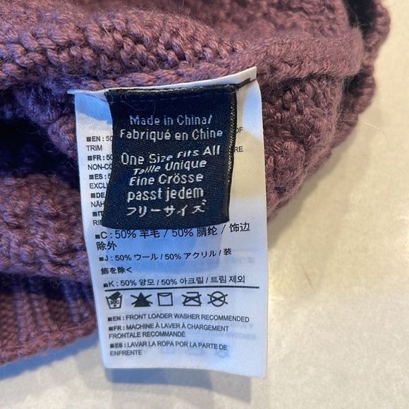 Arc’teryx hat excellent shape, lavender. - Picture 4 of 5